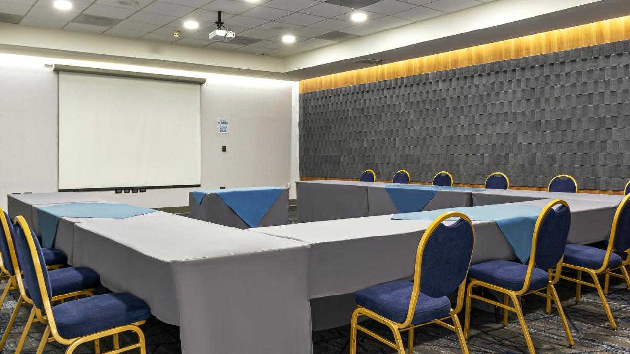 Holiday Inn Express Chihuahua By Ihg Exteriér fotografie